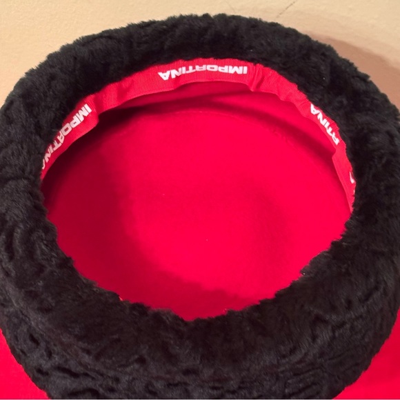 Importina Pillbox Red w/ Black Faux Fur Hat - Picture 4 of 4
